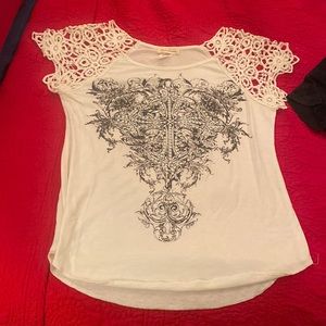 Women’s medium white short lace sleeve angels and diamonds shirt